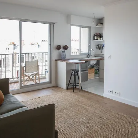 Beautiful With Balcony Near Sacre-coeur Apartment