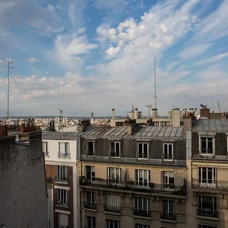 Beautiful With Balcony Near Sacre-coeur Apartment
